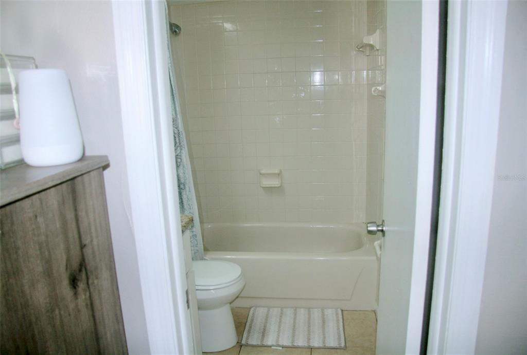 待售: $264,000 (2 贝兹, 2 浴室, 1261 平方英尺)