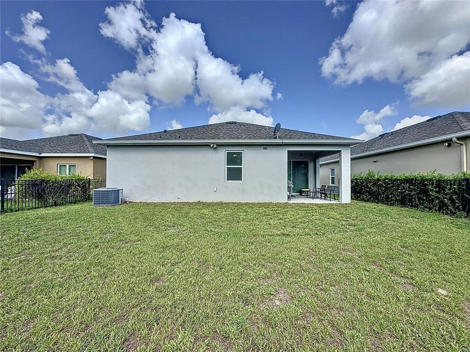 For Sale: $339,990 (3 beds, 2 baths, 1704 Square Feet)