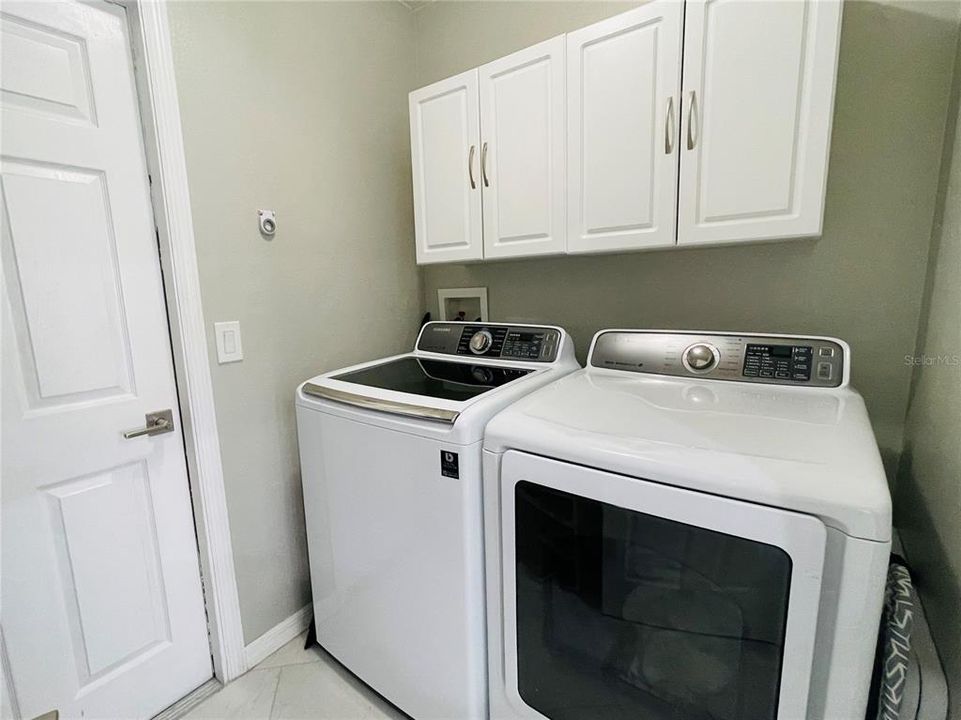 For Rent: $2,500 (4 beds, 2 baths, 1938 Square Feet)