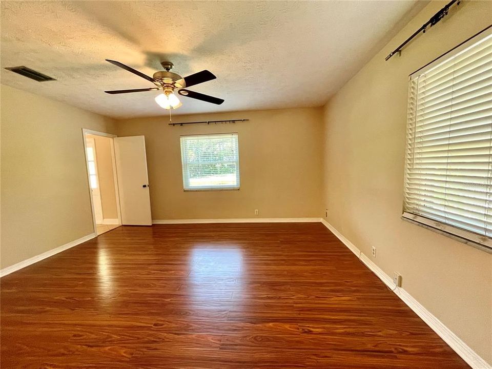 For Rent: $3,100 (4 beds, 2 baths, 2742 Square Feet)