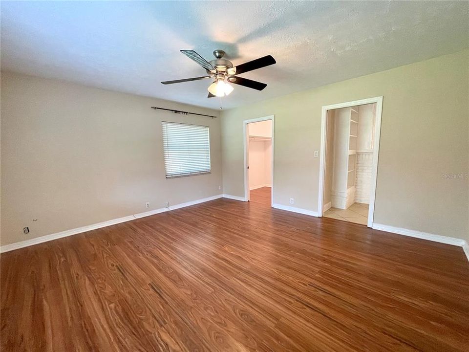 For Rent: $3,100 (4 beds, 2 baths, 2742 Square Feet)