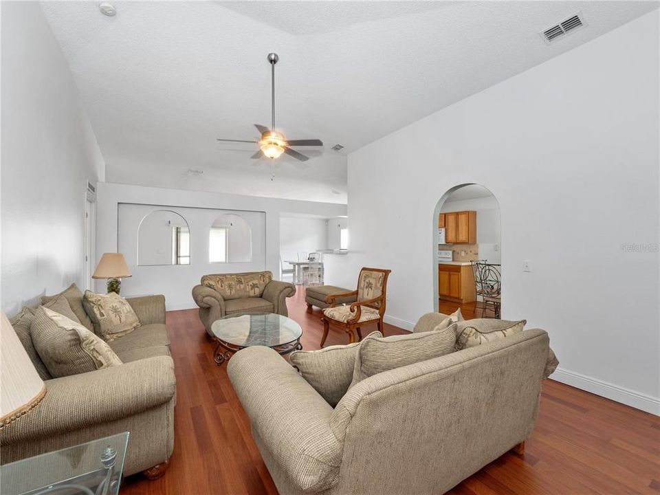 For Sale: $364,900 (3 beds, 2 baths, 1874 Square Feet)