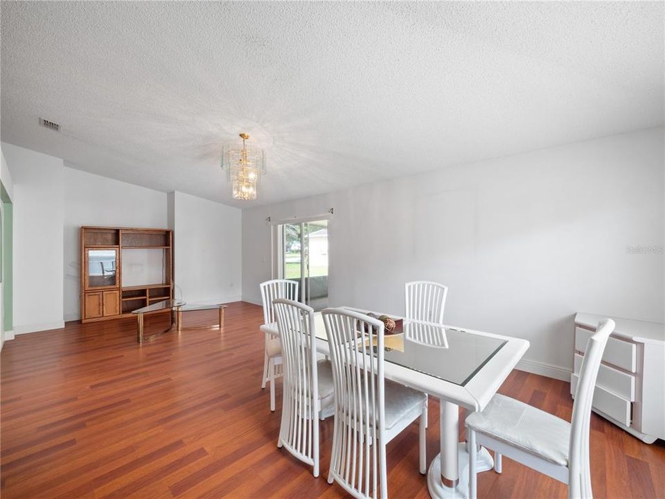 For Sale: $364,900 (3 beds, 2 baths, 1874 Square Feet)