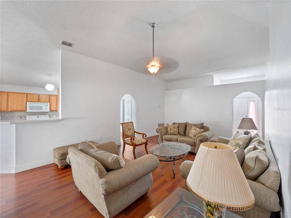 For Sale: $364,900 (3 beds, 2 baths, 1874 Square Feet)