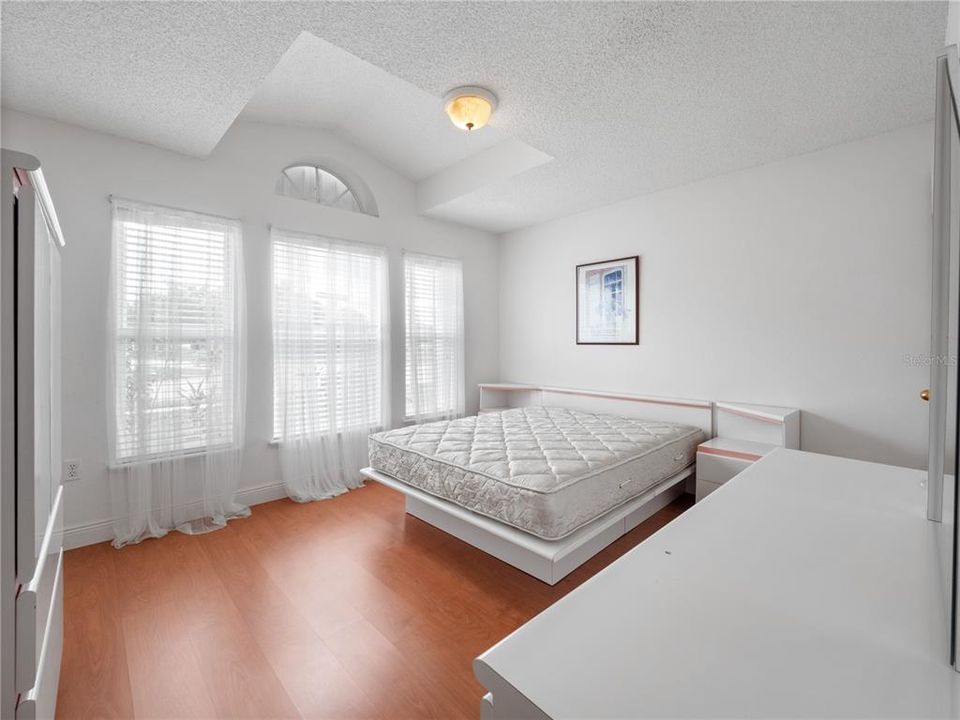 For Sale: $364,900 (3 beds, 2 baths, 1874 Square Feet)