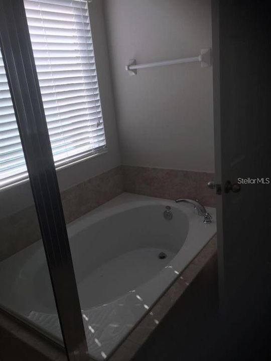 For Rent: $2,750 (3 beds, 2 baths, 1725 Square Feet)