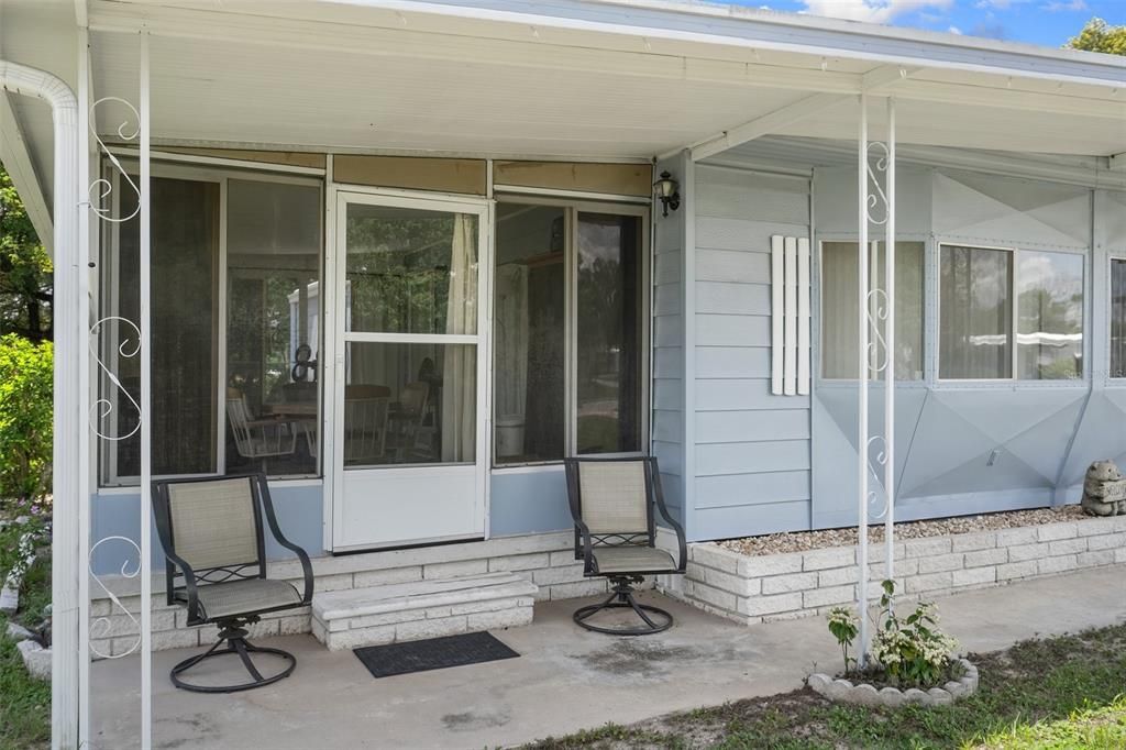 For Sale: $185,000 (2 beds, 2 baths, 1032 Square Feet)