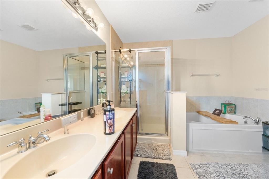 Active With Contract: $408,900 (4 beds, 2 baths, 2292 Square Feet)