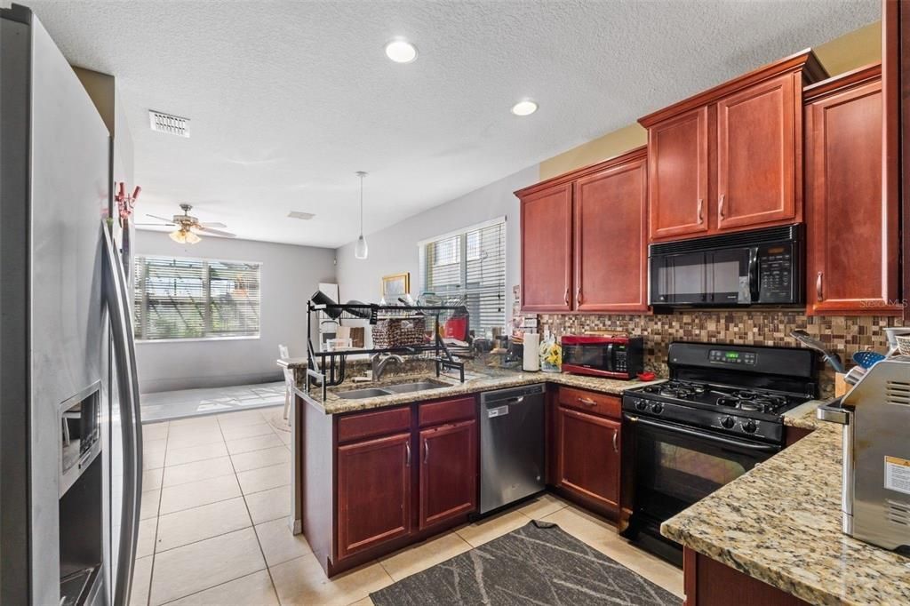 Active With Contract: $408,900 (4 beds, 2 baths, 2292 Square Feet)