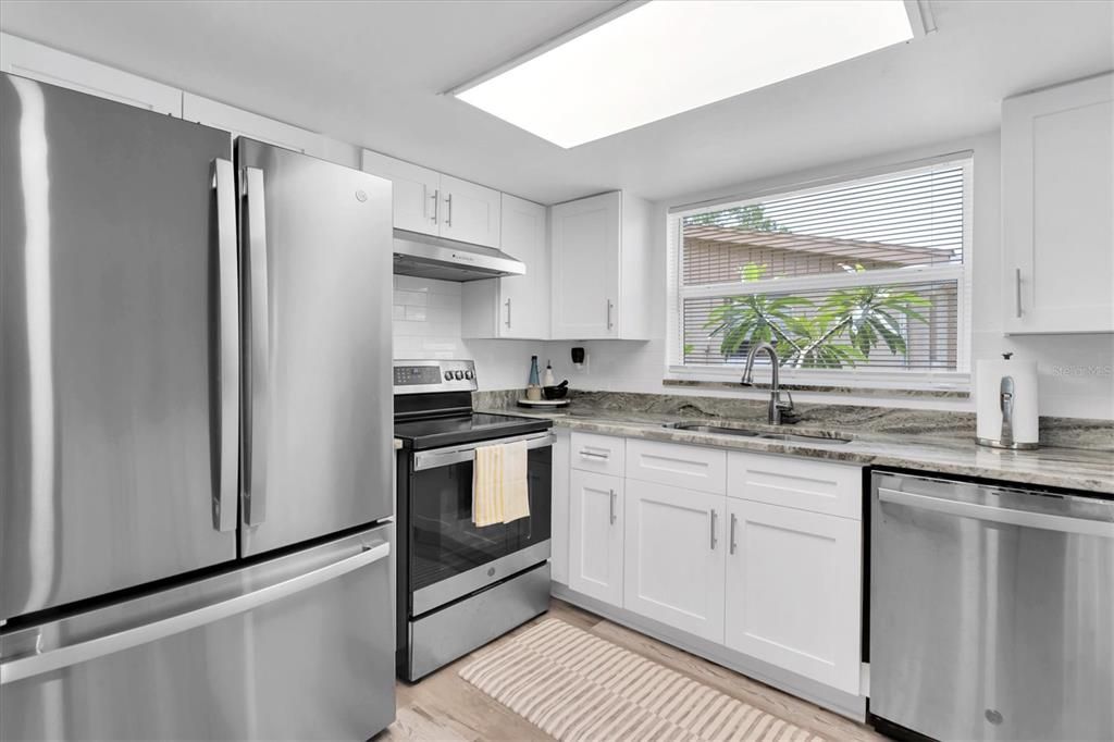 For Sale: $289,000 (2 beds, 2 baths, 1442 Square Feet)