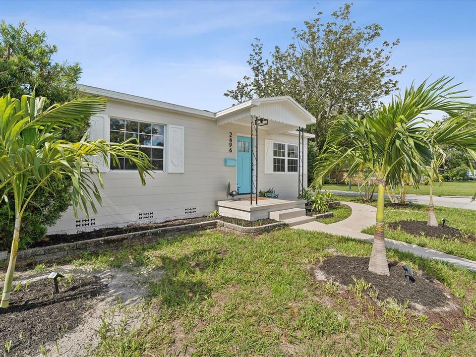 For Sale: $415,000 (3 beds, 1 baths, 1068 Square Feet)