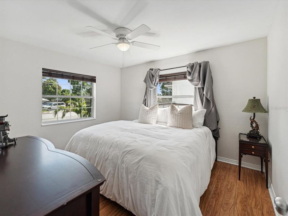 For Sale: $415,000 (3 beds, 1 baths, 1068 Square Feet)