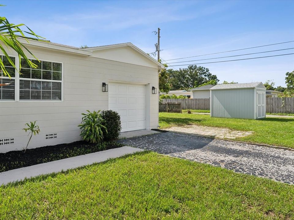 For Sale: $405,000 (3 beds, 1 baths, 1068 Square Feet)