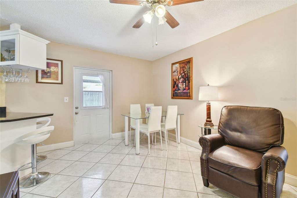 For Sale: $380,000 (3 beds, 2 baths, 1293 Square Feet)
