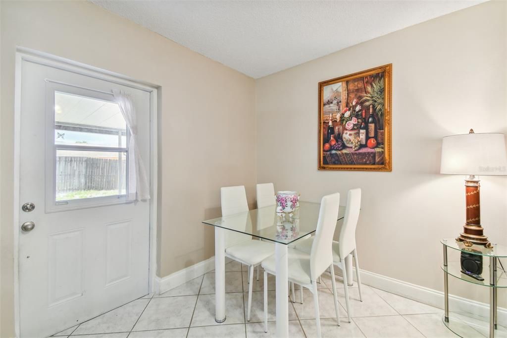 For Sale: $380,000 (3 beds, 2 baths, 1293 Square Feet)