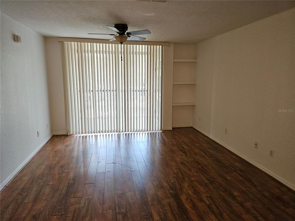 For Rent: $1,800 (2 beds, 2 baths, 1003 Square Feet)