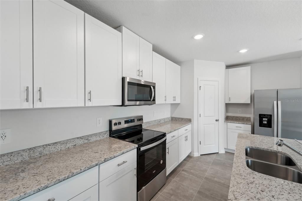 Active With Contract: $414,290 (4 beds, 2 baths, 1840 Square Feet)