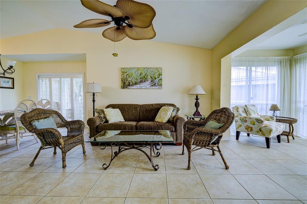 Vaulted ceiling over great entertaining space.