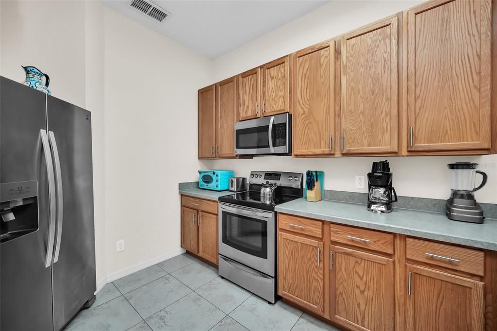 For Sale: $249,999 (2 beds, 2 baths, 1307 Square Feet)