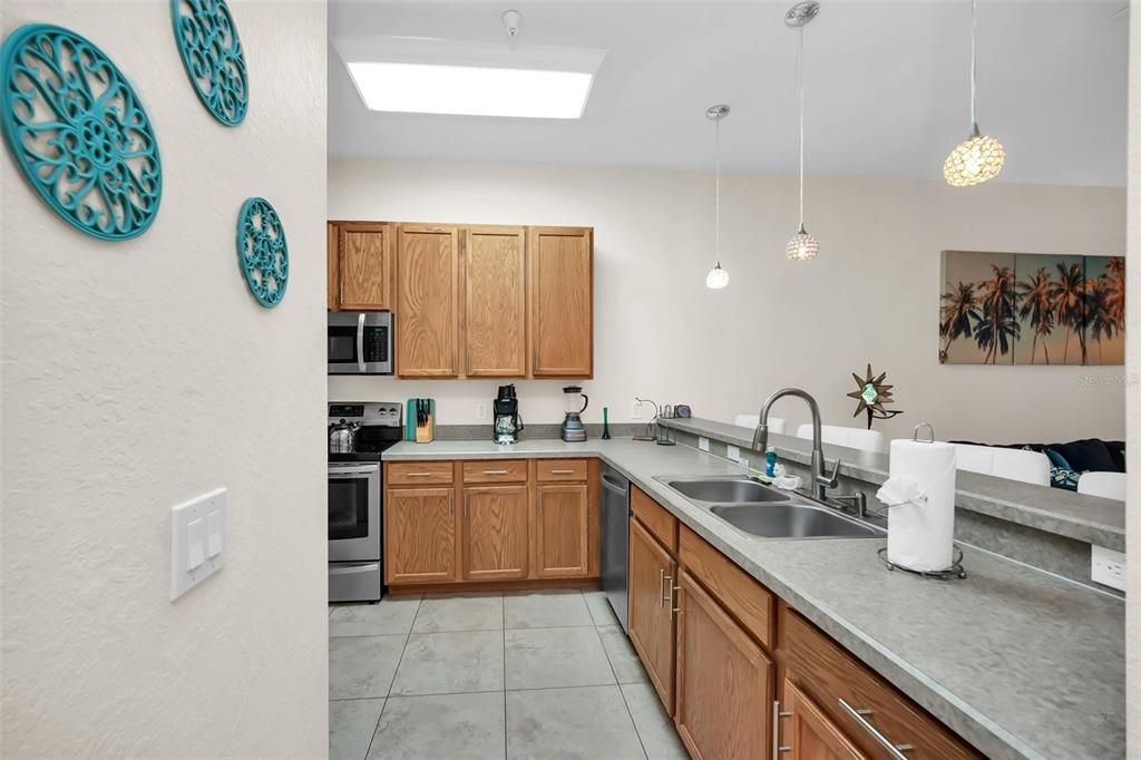 For Sale: $249,999 (2 beds, 2 baths, 1307 Square Feet)