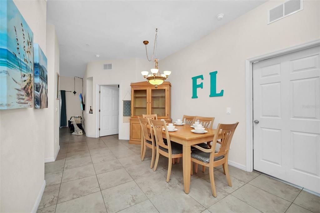 For Sale: $249,999 (2 beds, 2 baths, 1307 Square Feet)