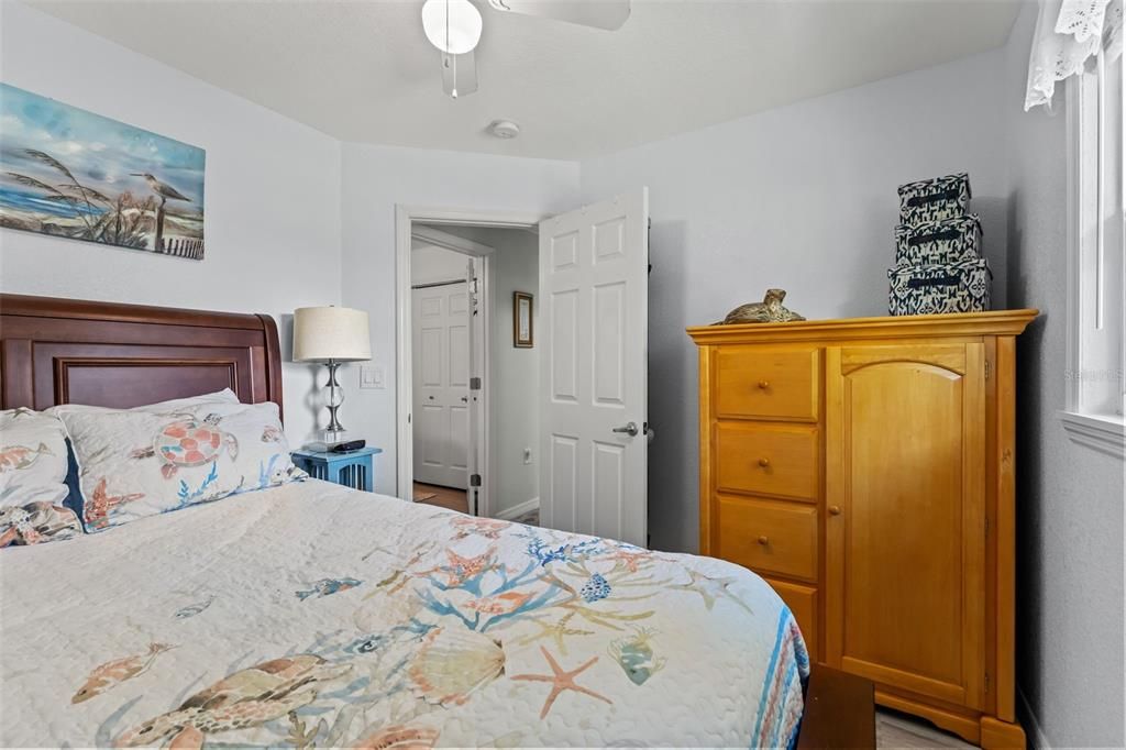 For Sale: $688,000 (2 beds, 1 baths, 800 Square Feet)