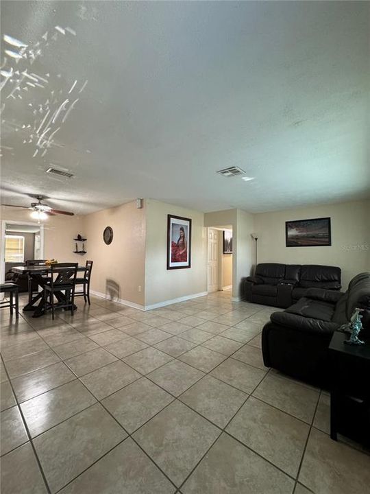 For Sale: $359,000 (4 beds, 1 baths, 1338 Square Feet)