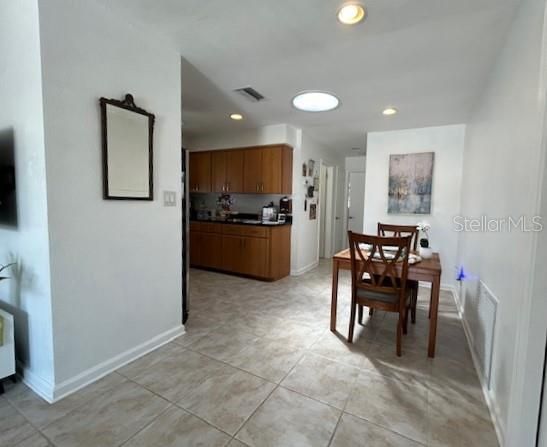 For Sale: $389,900 (2 beds, 2 baths, 1082 Square Feet)