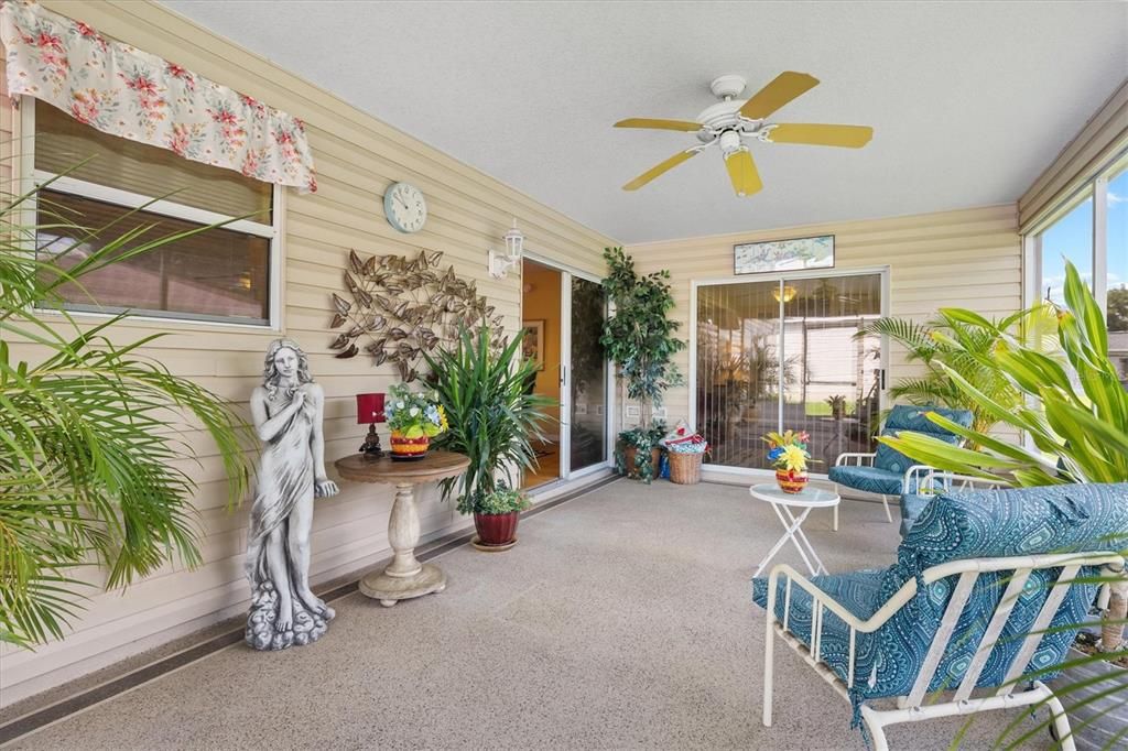 Large Screened Lanai - Exterior Entrance View