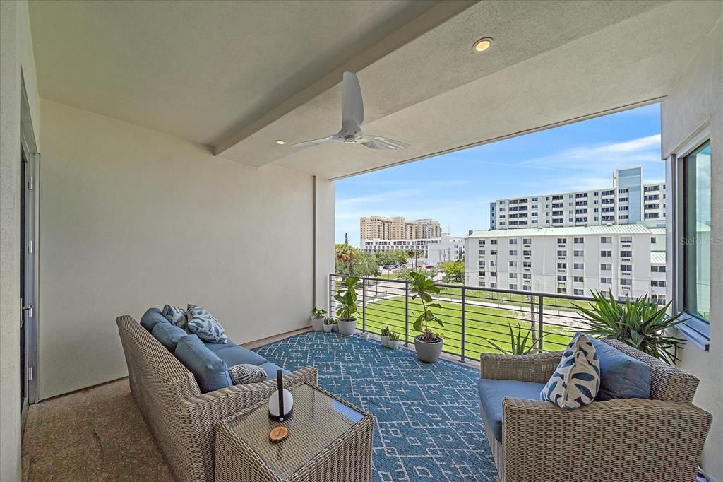 For Sale: $1,150,000 (2 beds, 2 baths, 1117 Square Feet)