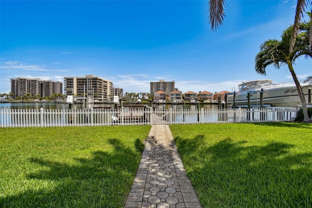 For Sale: $2,650,000 (4 beds, 3 baths, 2941 Square Feet)