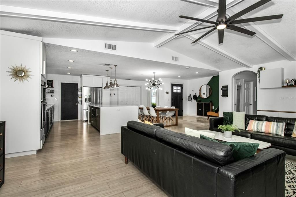 Active With Contract: $550,000 (4 beds, 2 baths, 1719 Square Feet)