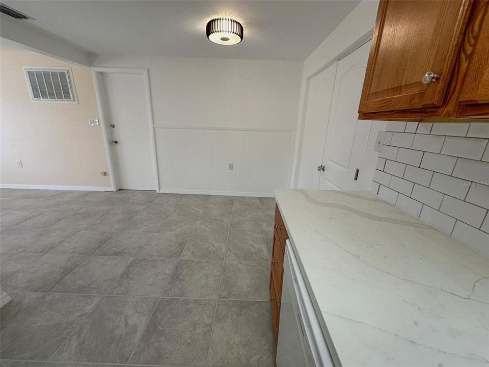 For Rent: $1,650 (2 beds, 2 baths, 864 Square Feet)