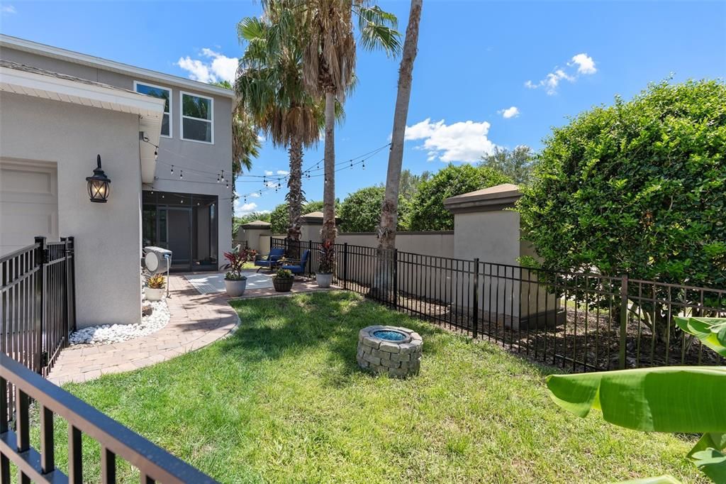 For Sale: $679,000 (5 beds, 2 baths, 2951 Square Feet)