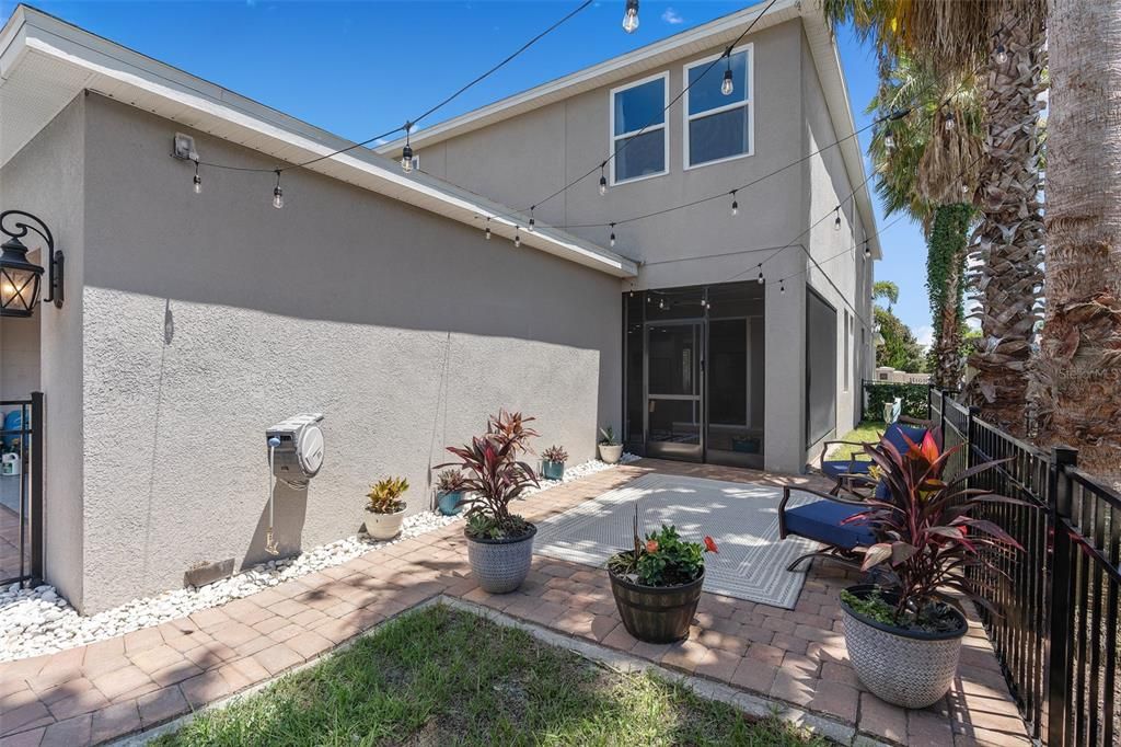 For Sale: $679,000 (5 beds, 2 baths, 2951 Square Feet)