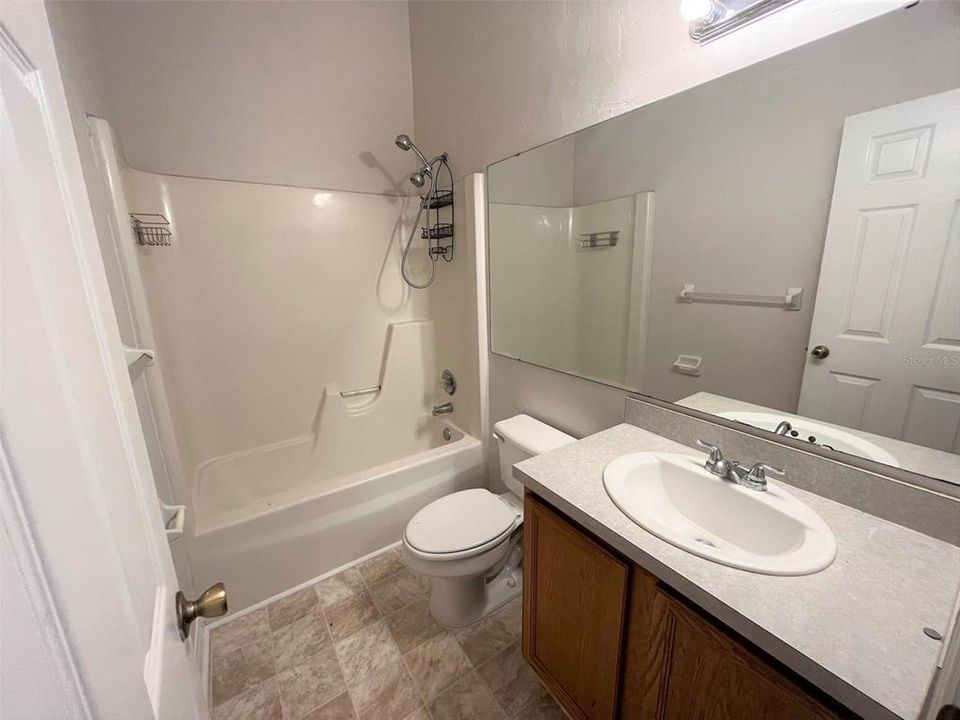 For Sale: $205,000 (2 beds, 2 baths, 1176 Square Feet)