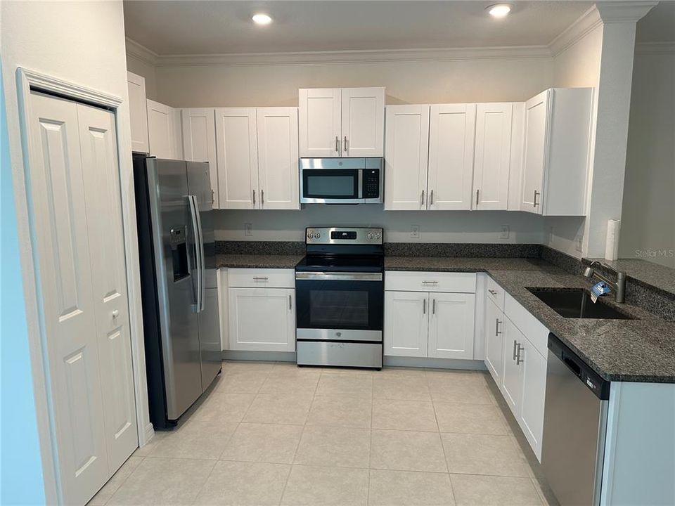 For Rent: $2,000 (3 beds, 2 baths, 1634 Square Feet)