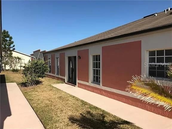 For Rent: $2,200 (3 beds, 2 baths, 1728 Square Feet)