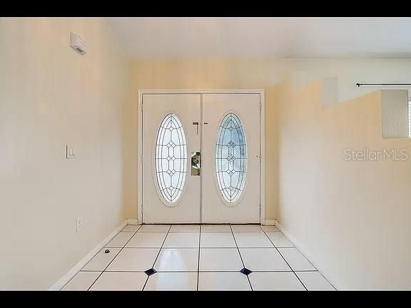 For Rent: $2,200 (3 beds, 2 baths, 1728 Square Feet)