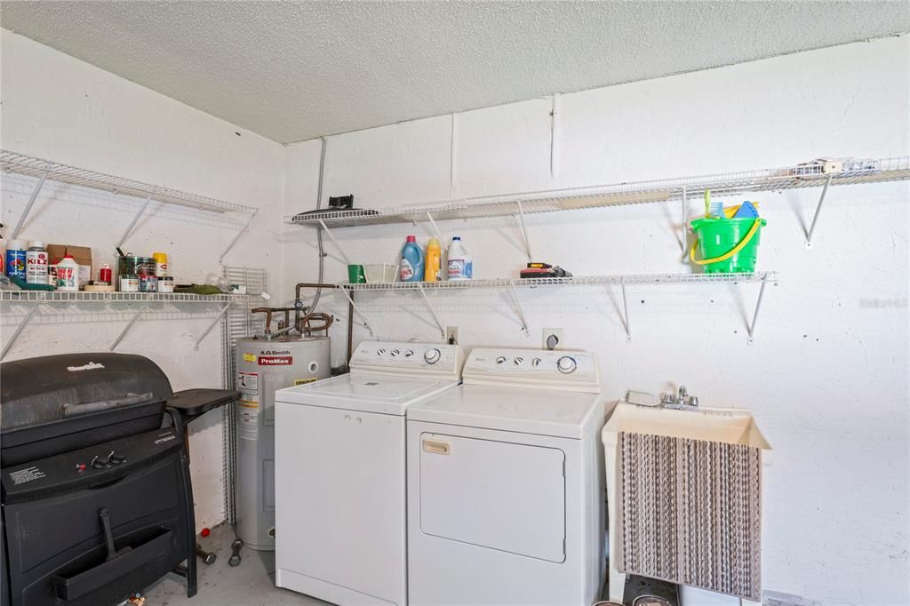 For Sale: $250,000 (2 beds, 2 baths, 1162 Square Feet)