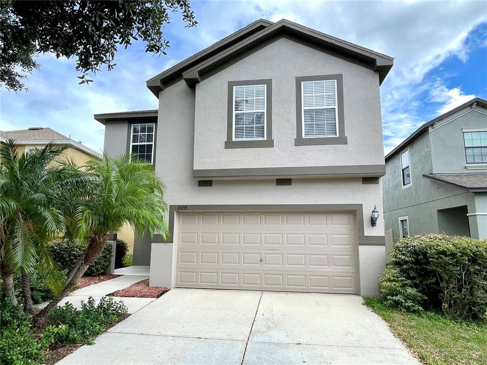 For Rent: $2,475 (4 beds, 2 baths, 2576 Square Feet)