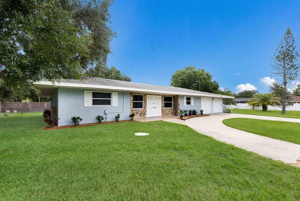 For Sale: $675,000 (3 beds, 2 baths, 1957 Square Feet)