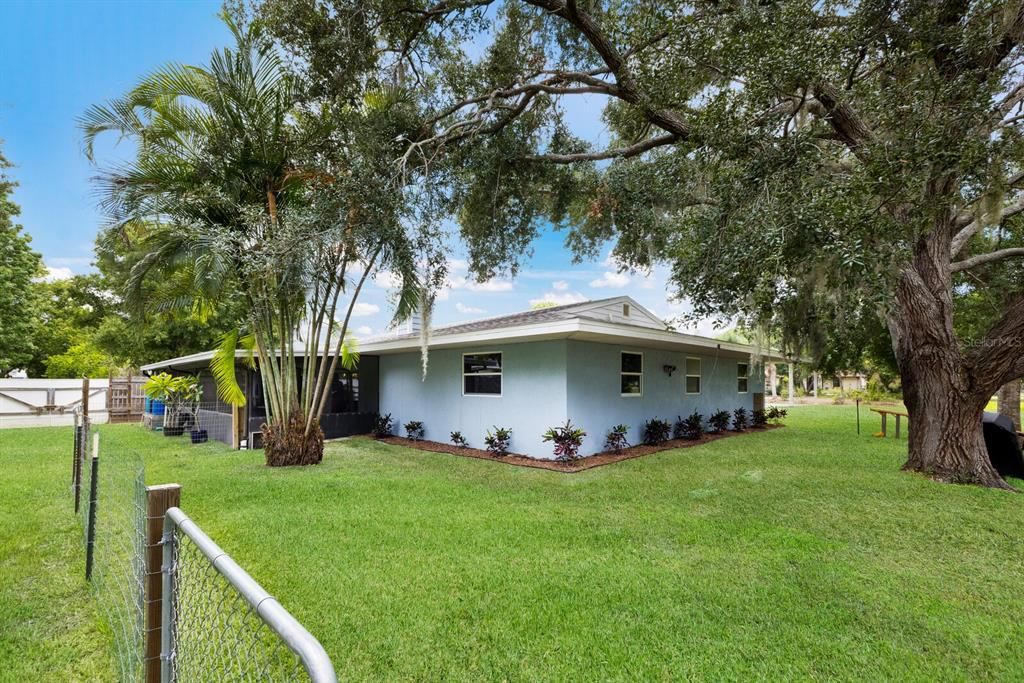 For Sale: $675,000 (3 beds, 2 baths, 1957 Square Feet)