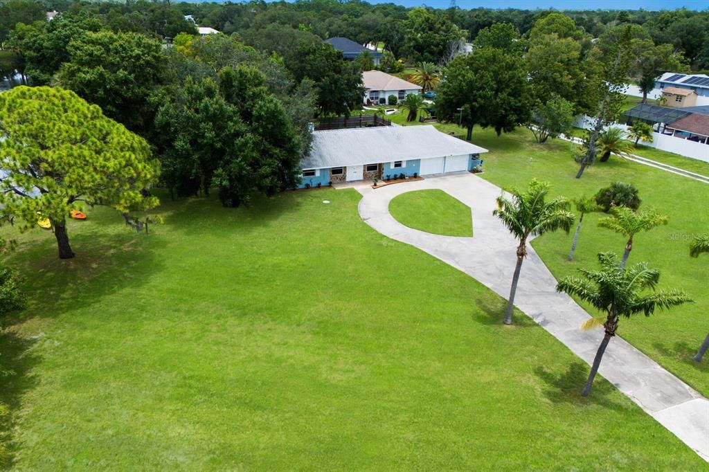 For Sale: $675,000 (3 beds, 2 baths, 1957 Square Feet)