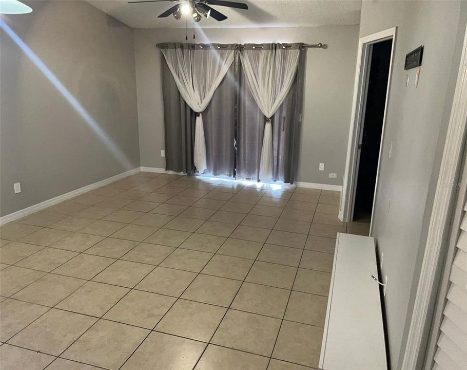 For Rent: $2,000 (3 beds, 2 baths, 995 Square Feet)