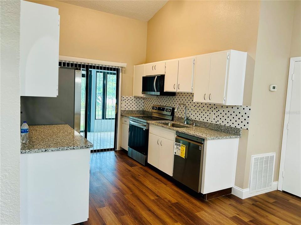 For Sale: $283,900 (3 beds, 2 baths, 1272 Square Feet)