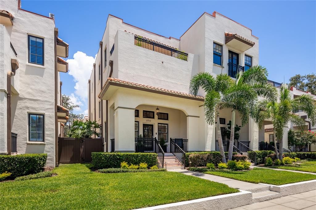 For Sale: $1,399,000 (4 beds, 4 baths, 3097 Square Feet)