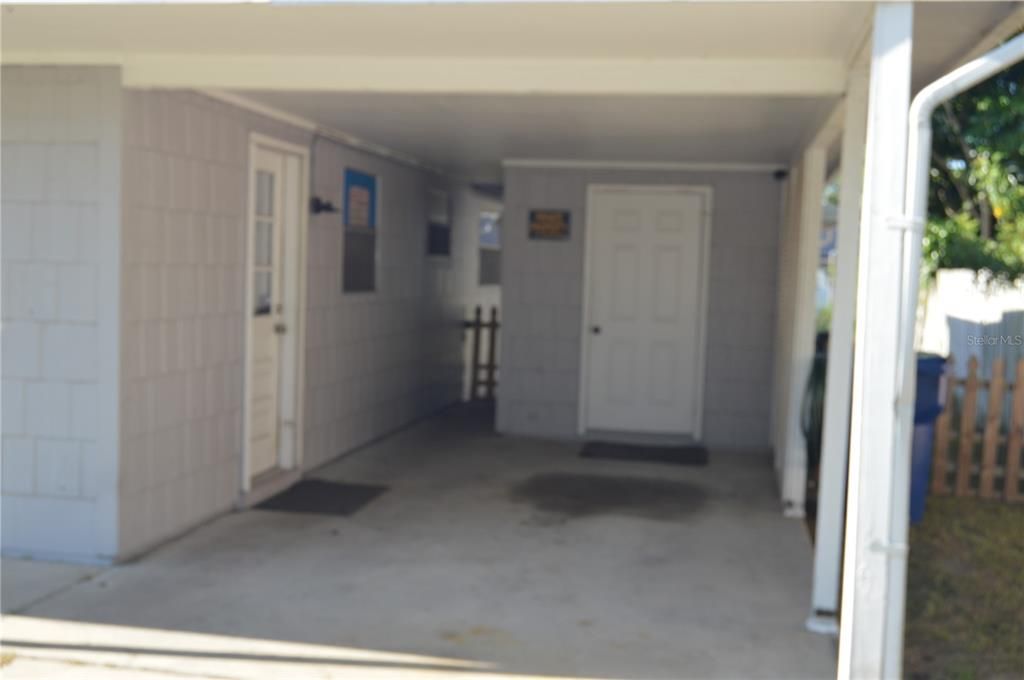 For Sale: $215,000 (2 beds, 1 baths, 816 Square Feet)