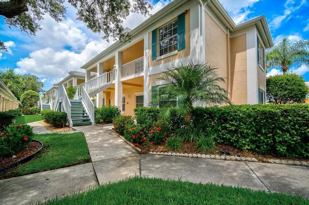 Recently Sold: $225,000 (2 beds, 2 baths, 1193 Square Feet)