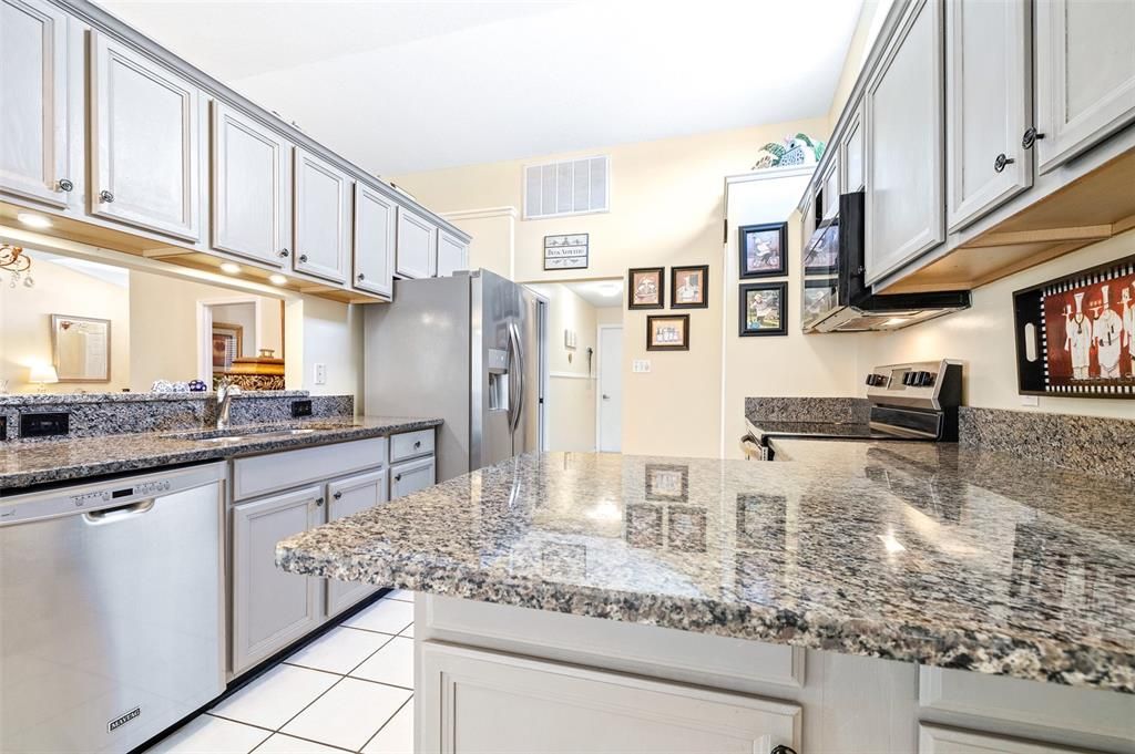 For Sale: $319,900 (3 beds, 2 baths, 1623 Square Feet)